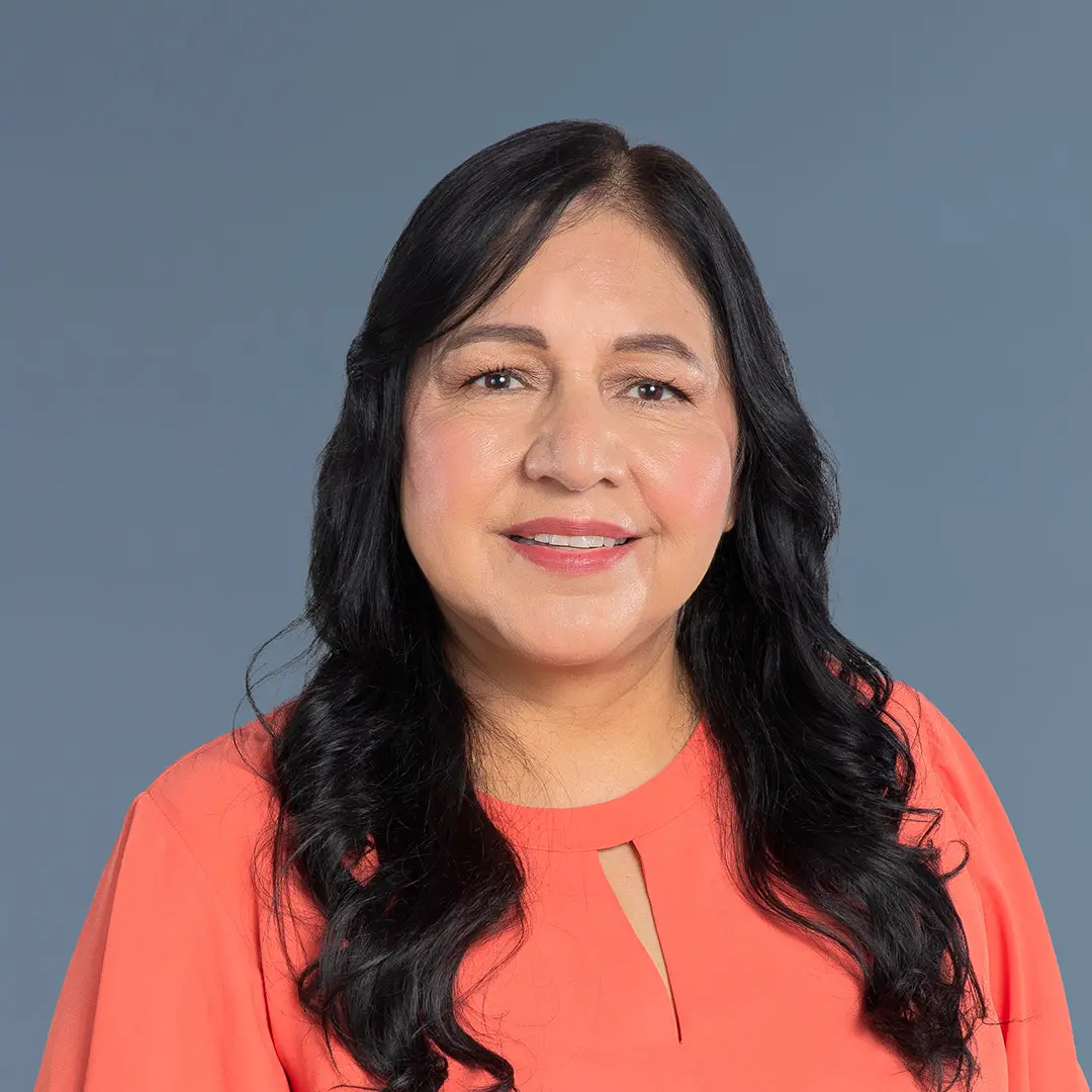 Mary Hernandez headshot