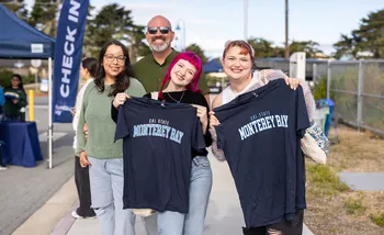 Transfer students proudly display CSUMB t-shirts