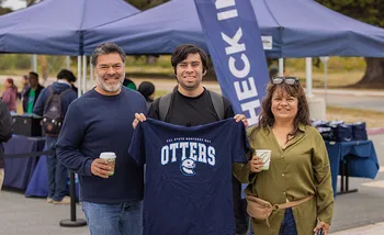 Student and Supporters at Admitted Transfer Day Check-in