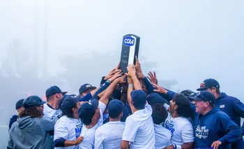 Baseball CCAA trophy