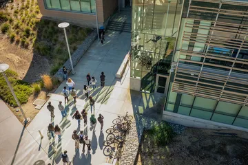Students walking into the BIT building