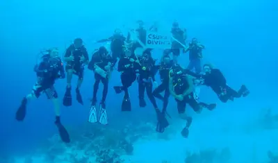 Diving students take full advantage of ���Ķ���vlog's proximity to Monterey Bay. The university is one of the few in the country that offers a scientific research diving program.