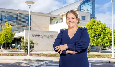 Vanya Quinones outside CSUMB library
