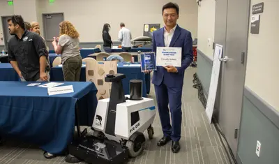 2023 Startup Challenge venture division winner Xiao Xiao