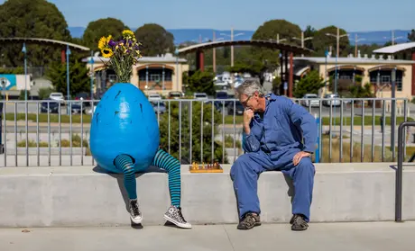 Pete Howley giant egg