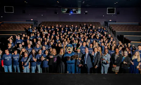 President Quinones, students, staff and faculty at convocation